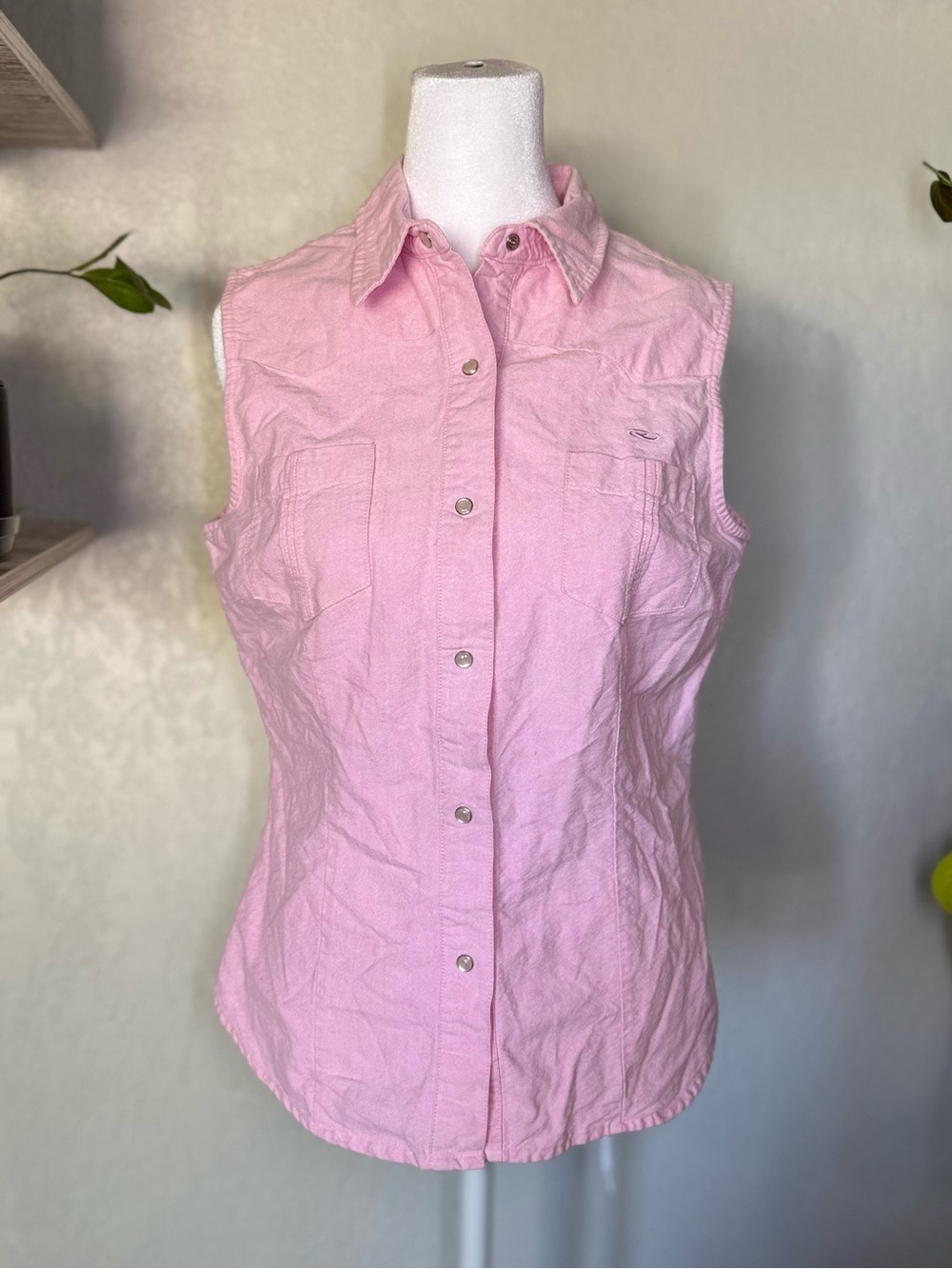 Roper Sleeveless Snap Button-Front Pink Women's Top